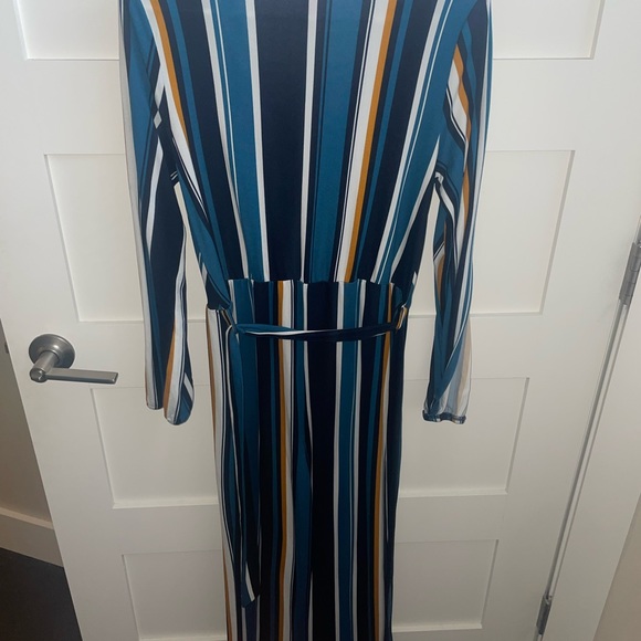 Comfortable Jumpsuit - Picture 3 of 3